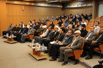 گرامیداشت مراسم روز استاد و آیین تجلیل از اساتید نمونه آموزشی و ارتقاء رتبه  دانشگاه علوم پزشکی لرستان  در تالار ابن سینا بیمارستان شهید رحیمی  به همت حوزه معاونت آموزشی در روز سه شنبه 26 خرداد برگزار شد 